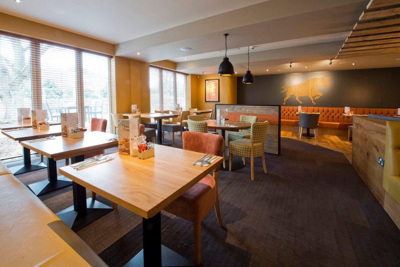 Premier Inn Γουέρ Εξωτερικό φωτογραφία