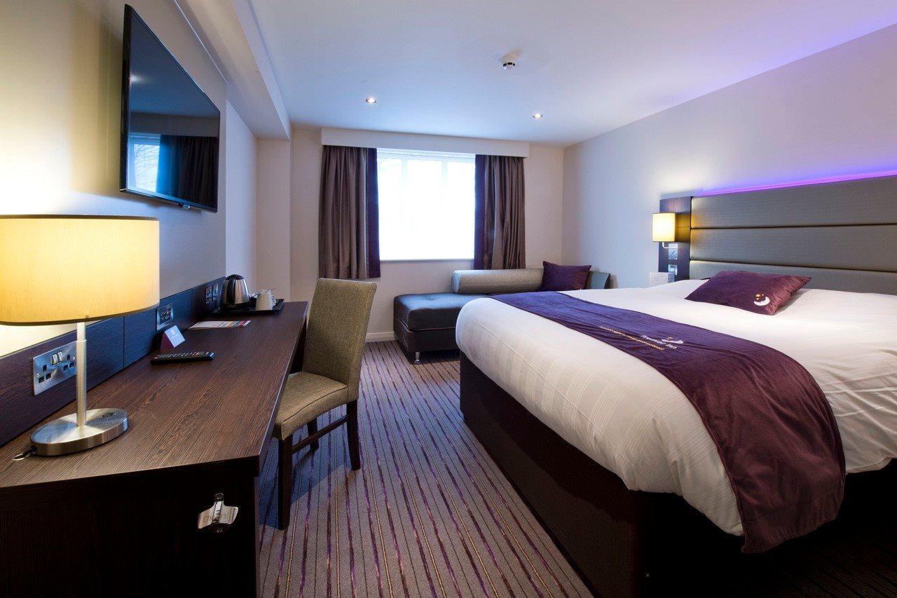 Premier Inn Γουέρ Εξωτερικό φωτογραφία
