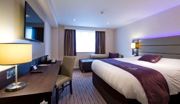 Premier Inn Γουέρ Εξωτερικό φωτογραφία